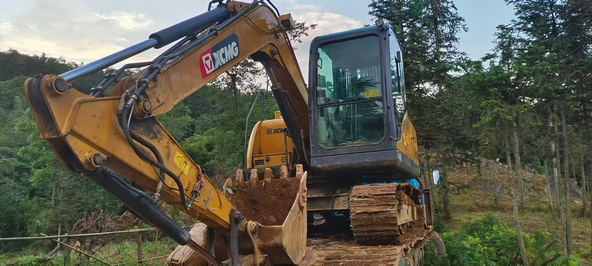 Used XCMG XE80 Excavator 2022 Model / 4