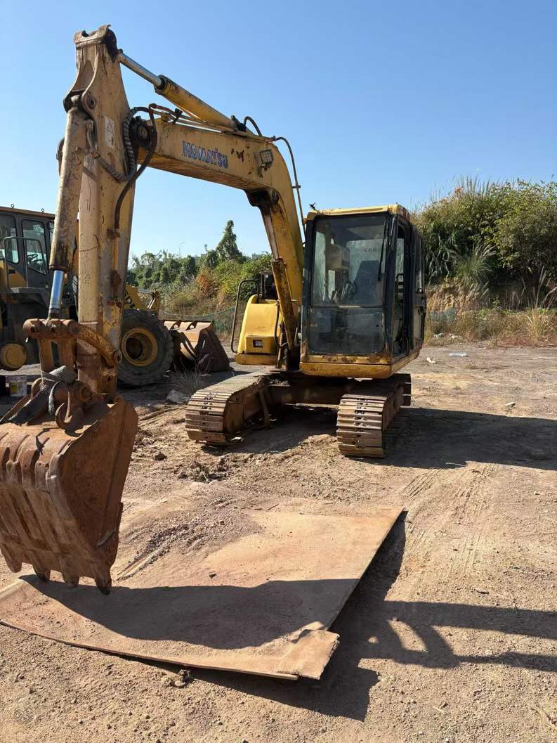 Buy Komatsu PC60 Used Excavator / 1