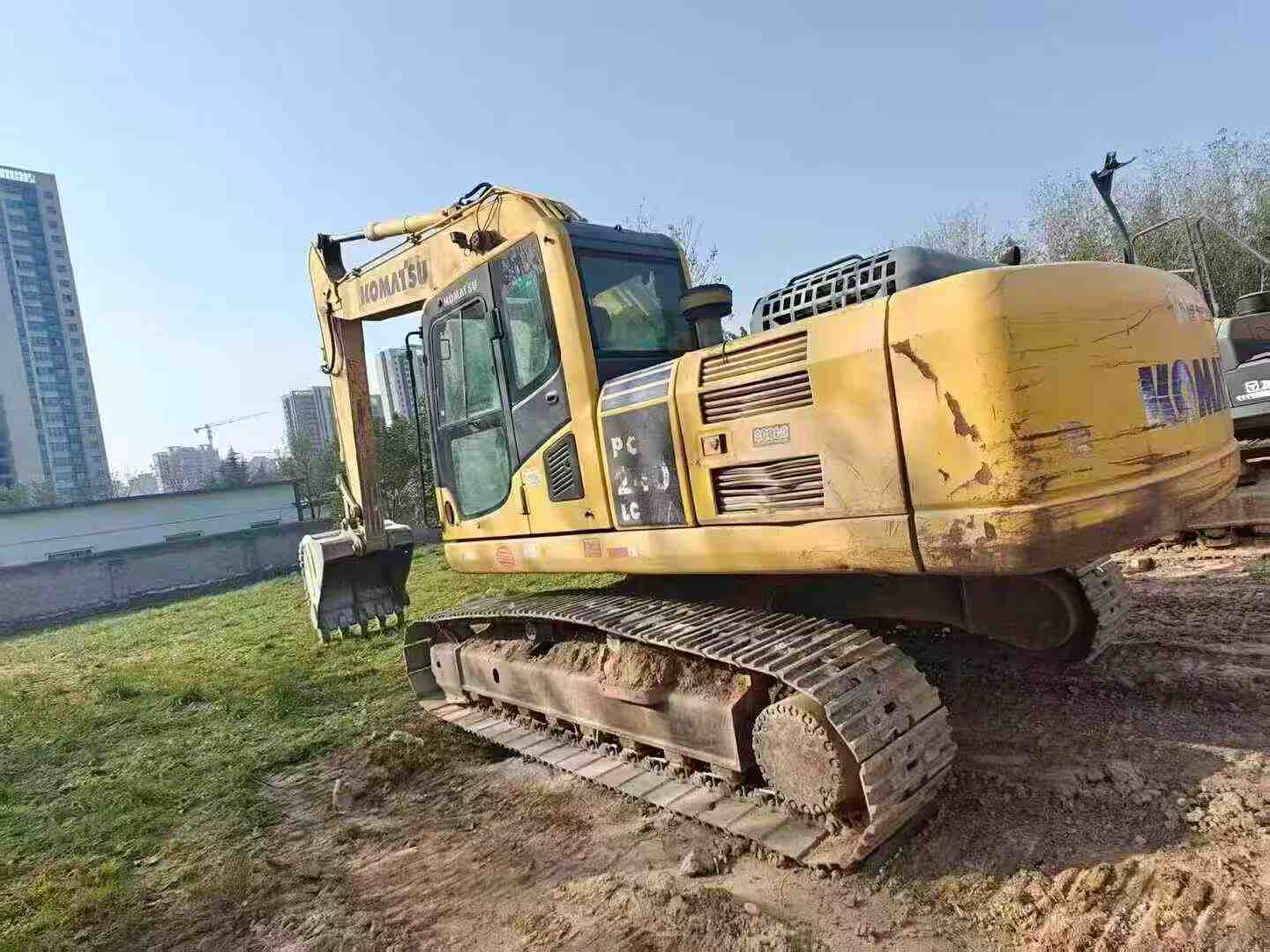 Buy Komatsu PC220-8 Used Excavator / 8 Used Komatsu PC220-8 Excavator 2016 Model / 8