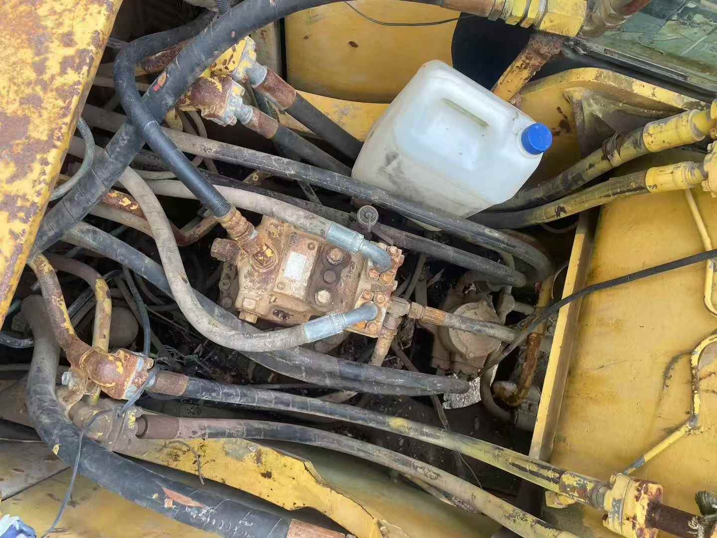 Used Komatsu PC200-6E Excavator 2016 Model / 6