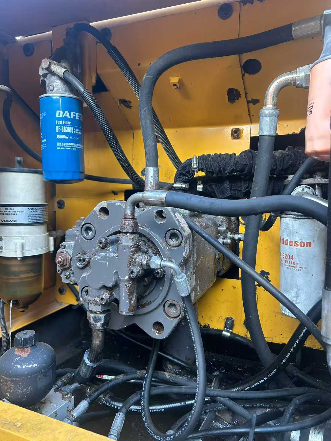 Used Volvo EW210C Excavator 2013 Model / 5