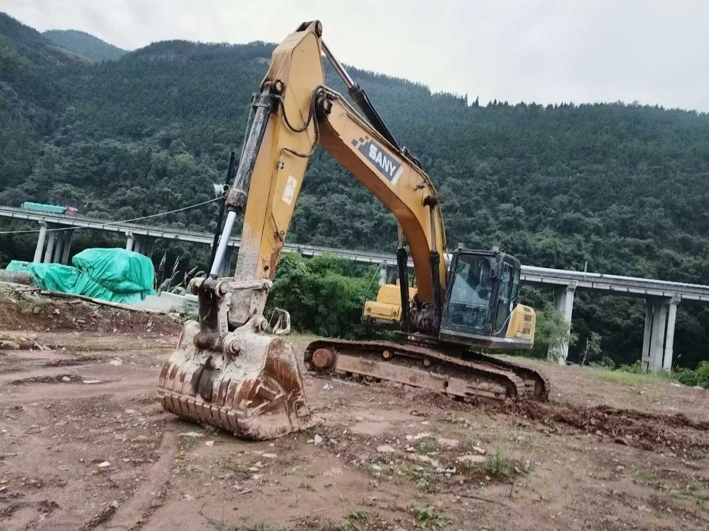 Buy Sany SY245H Used Excavator / 1