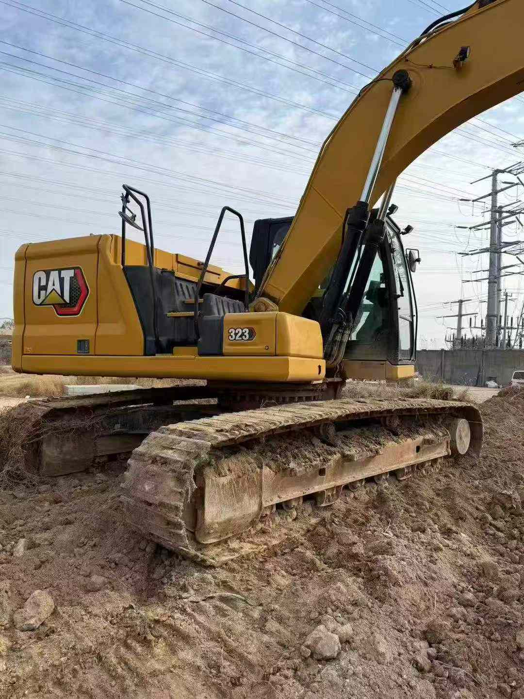 Used Caterpillar 323 Excavator 2021 Model / 4