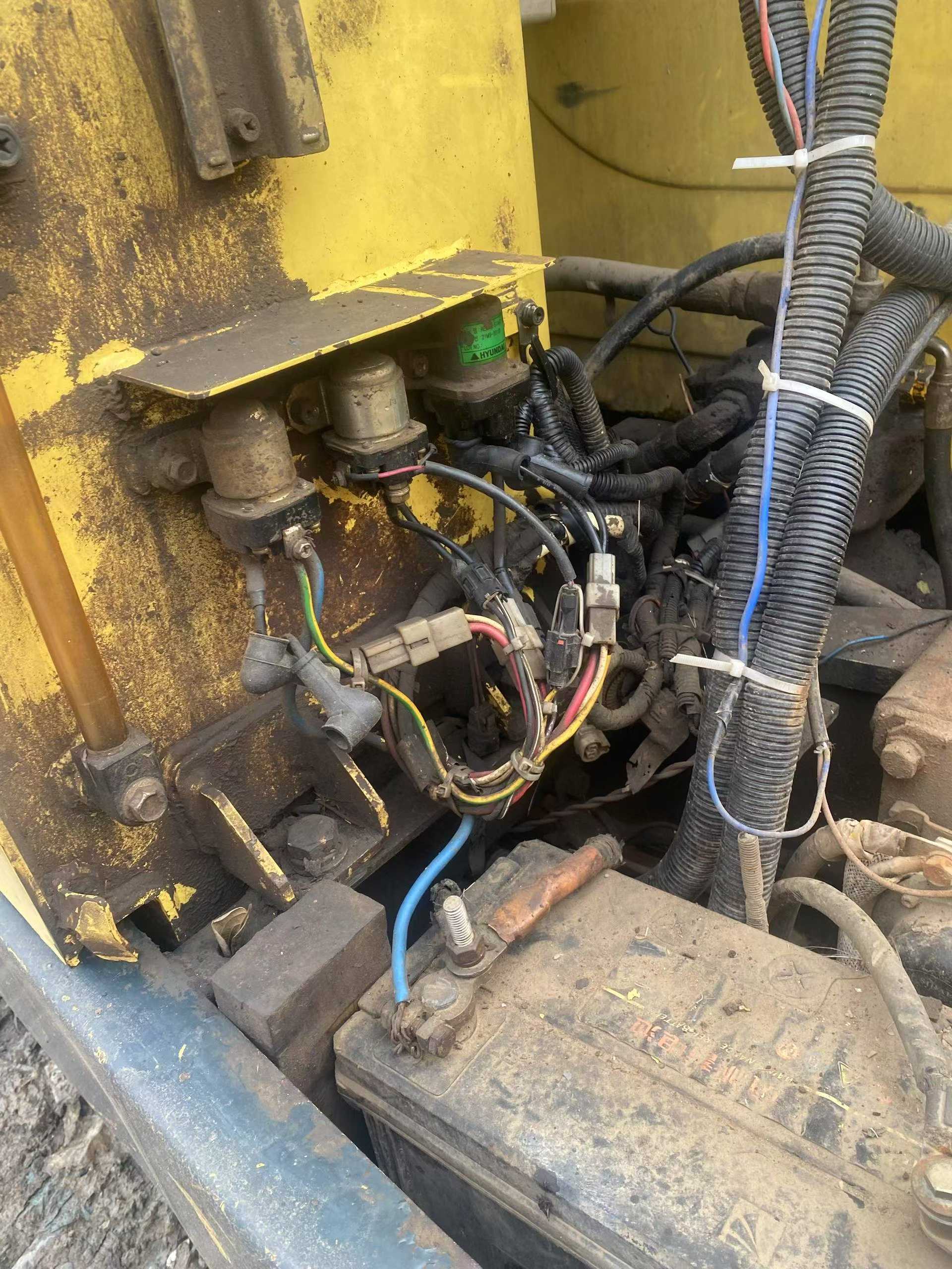 Used Hyundai R60-9 Excavator 2016 Model / 3