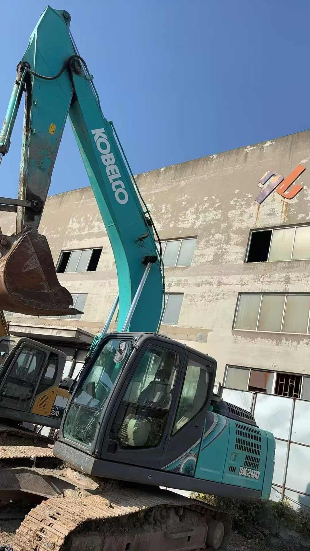 Used Kobelco SK200 Excavator 2017 Model / 4