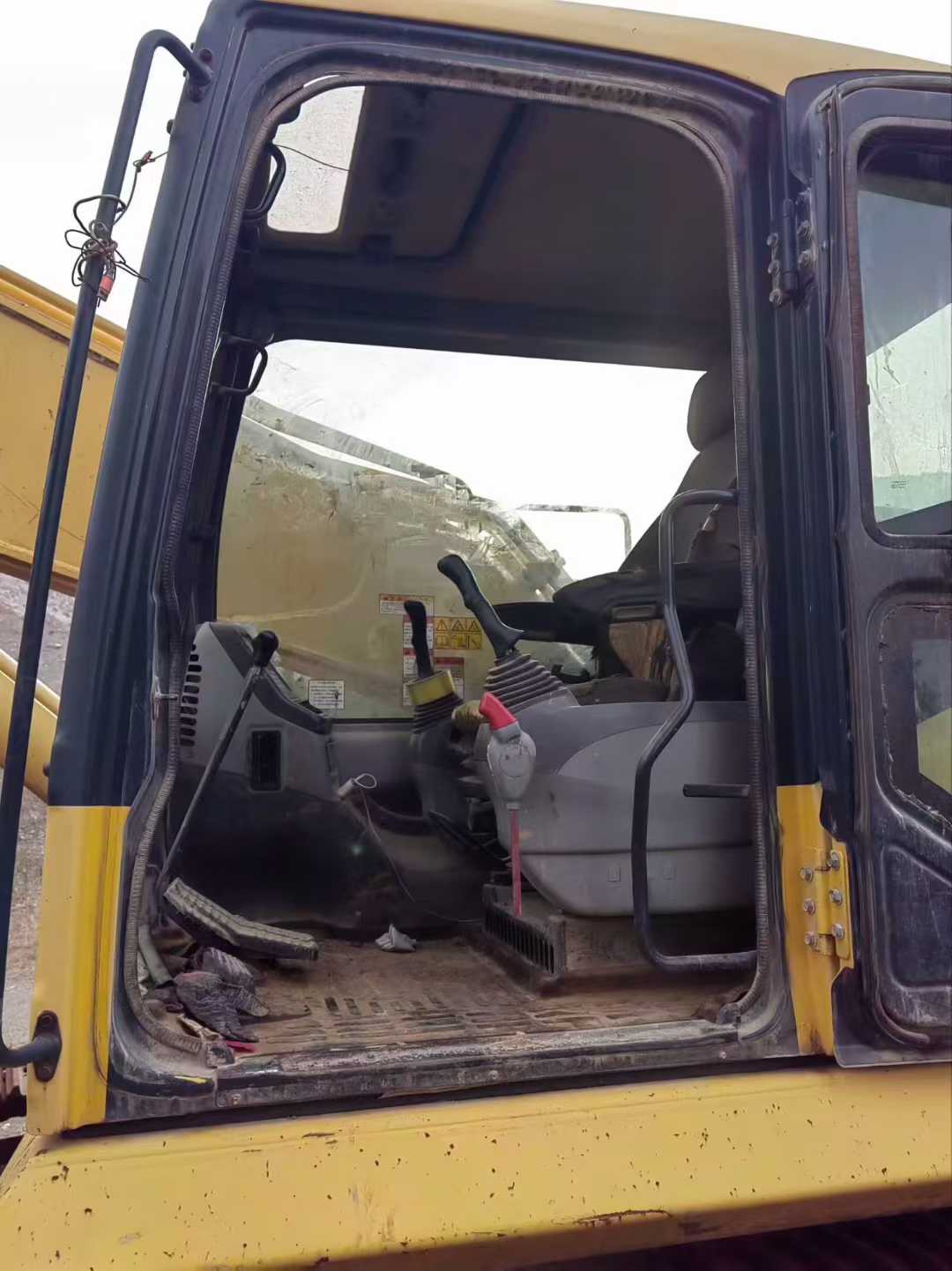 Buy Komatsu PC60 Used Excavator / 9 Used Komatsu PC60 Excavator 2012 Model / 9