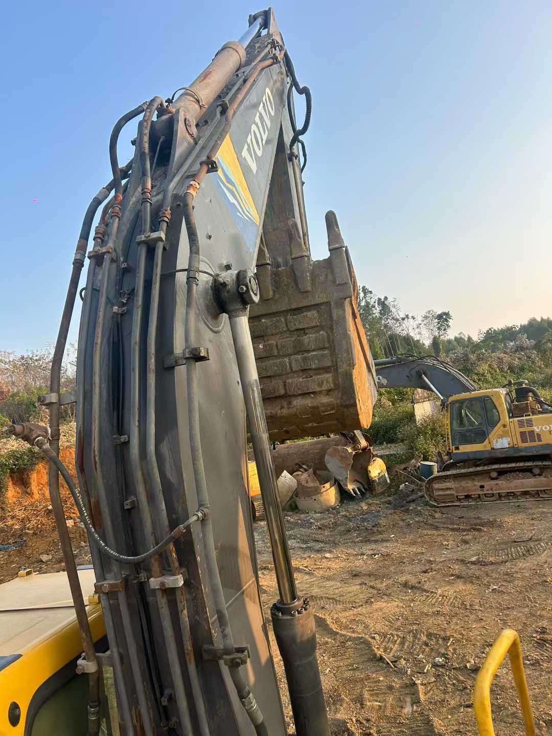 Used Volvo EW210C Excavator 2013 Model / 8