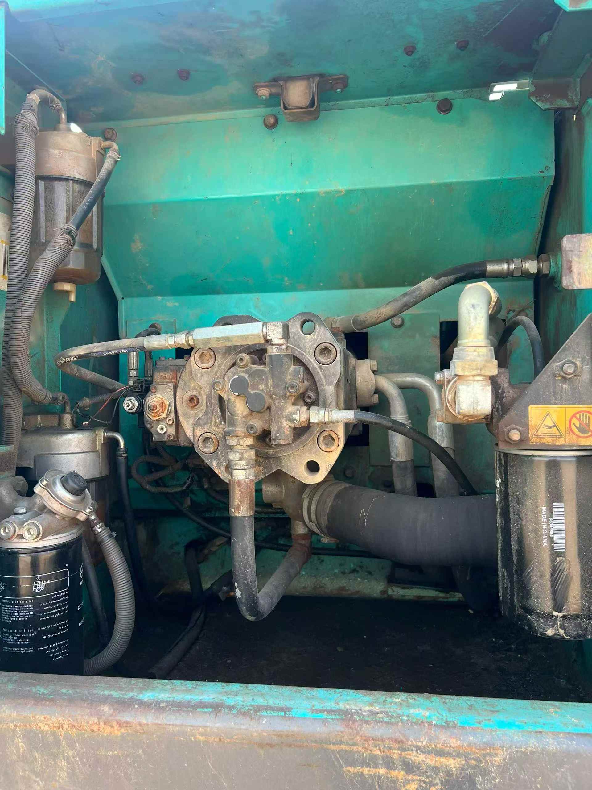 Buy Kobelco SK200 Used Excavator / 1