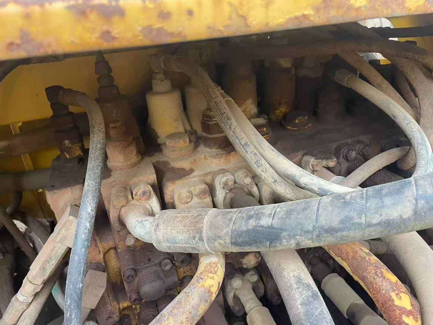 Used Komatsu PC200-6E Excavator 2016 Model / 3