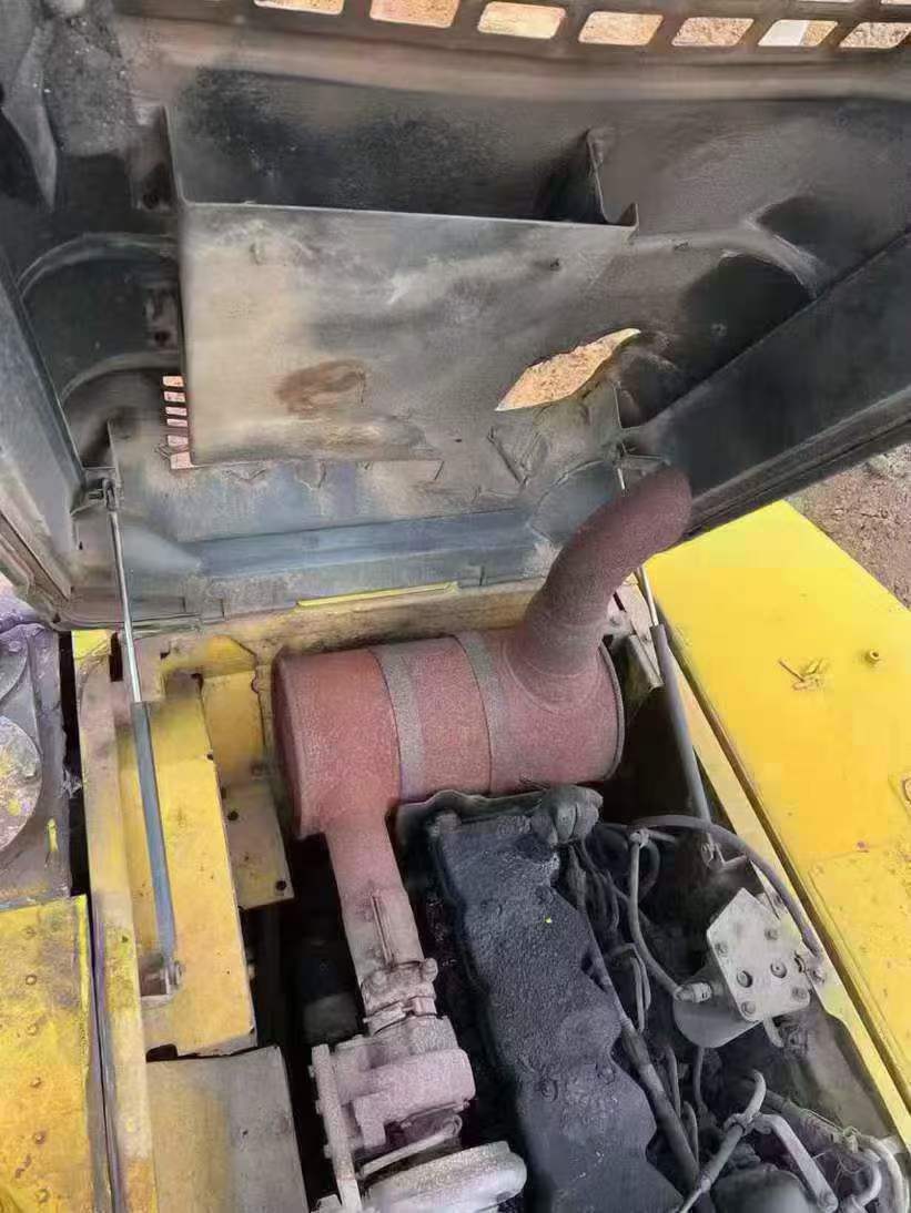 Buy Komatsu PC220-8 Used Excavator / 1