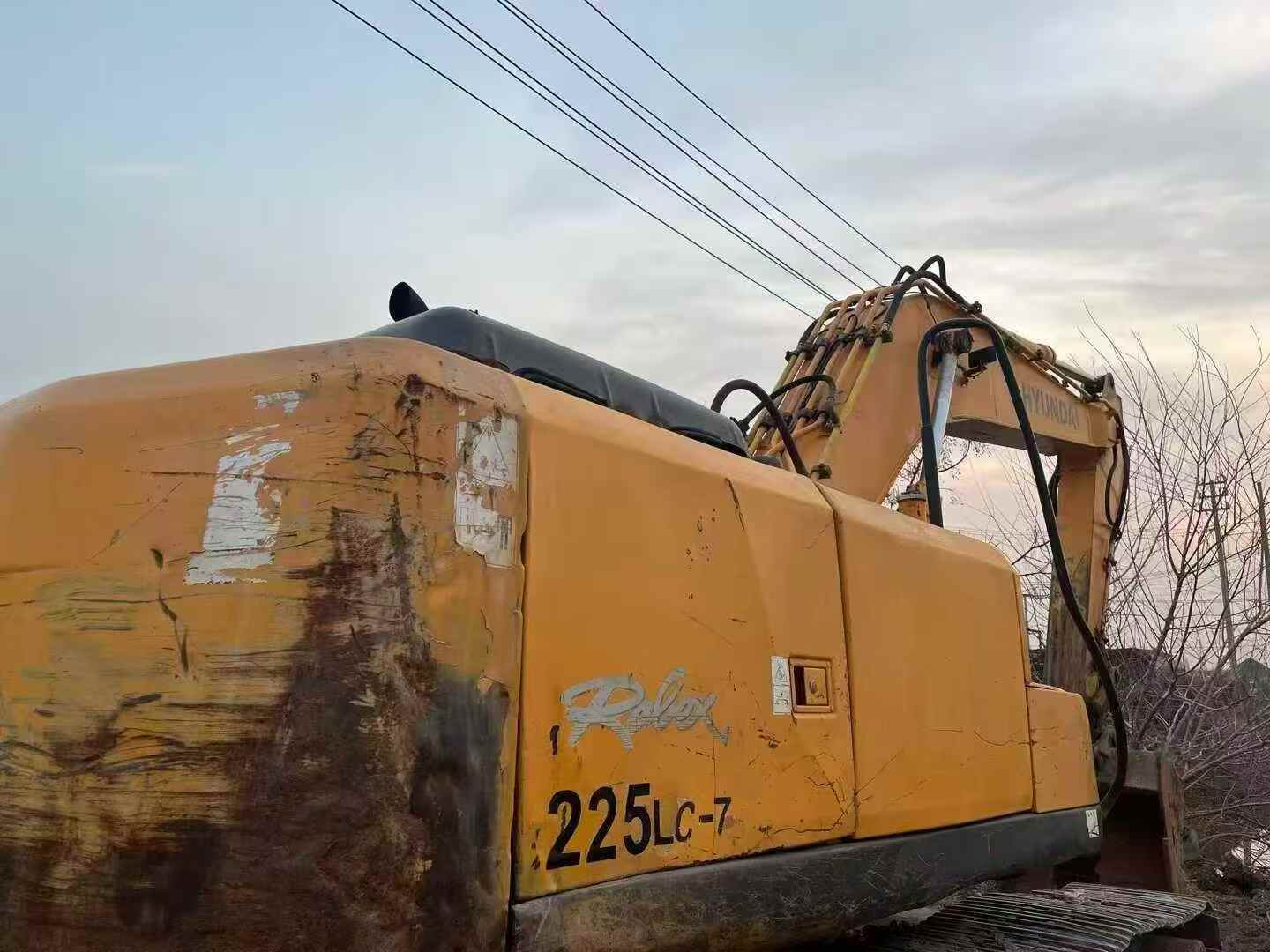 Used Hyundai R225LC-7S Excavator 2010 Model / 3