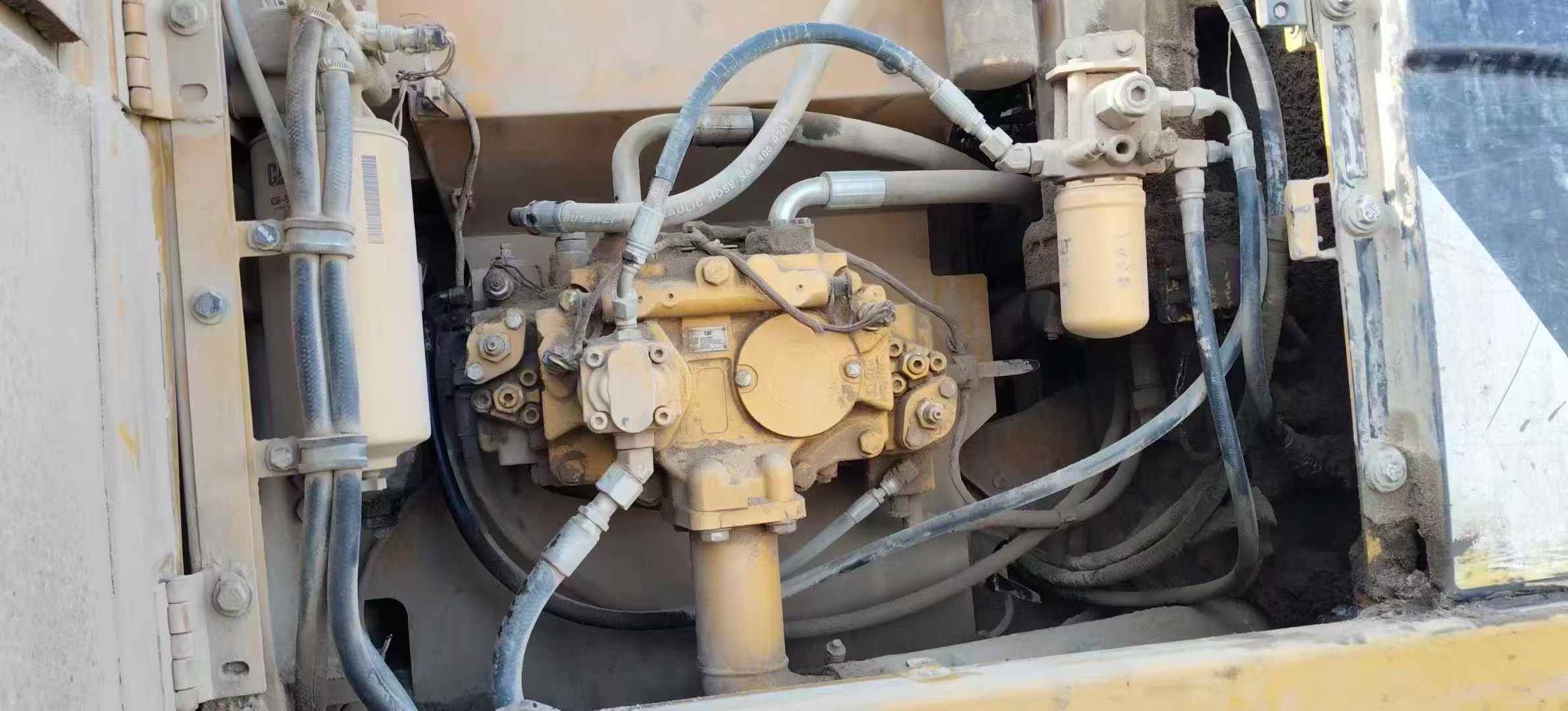 Used Caterpillar 323D2L Excavator 2016 Model / 5