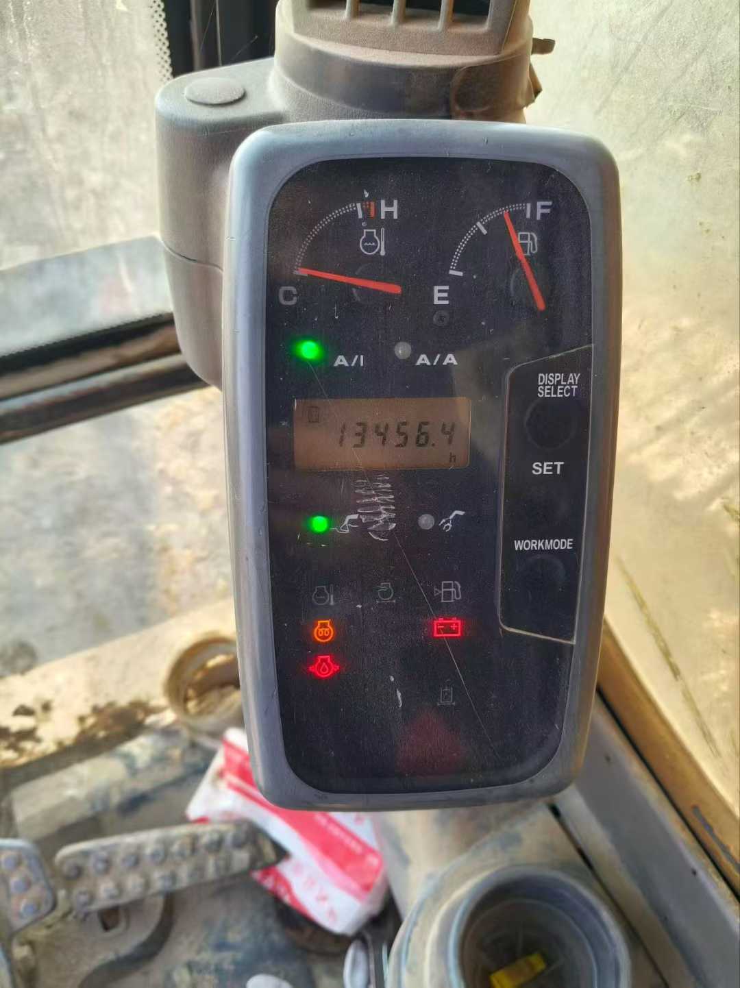 Used Hitachi ZAXIS200 Excavator 2013 Model / 8