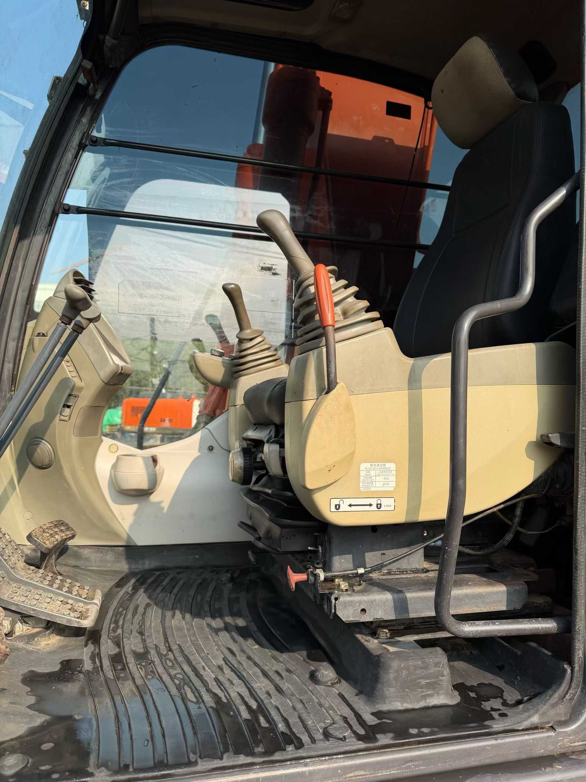 Buy Hitachi ZAXIS200 Used Excavator / 6 Used Hitachi ZAXIS200 Excavator 2016 Model / 6