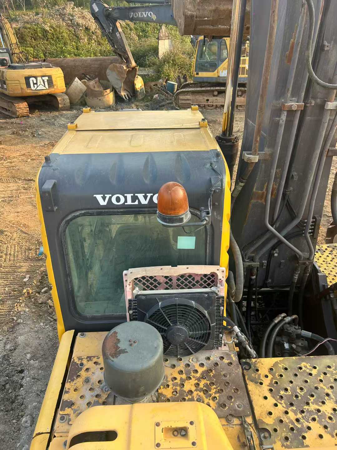 Used Volvo EW210C Excavator 2013 Model / 7