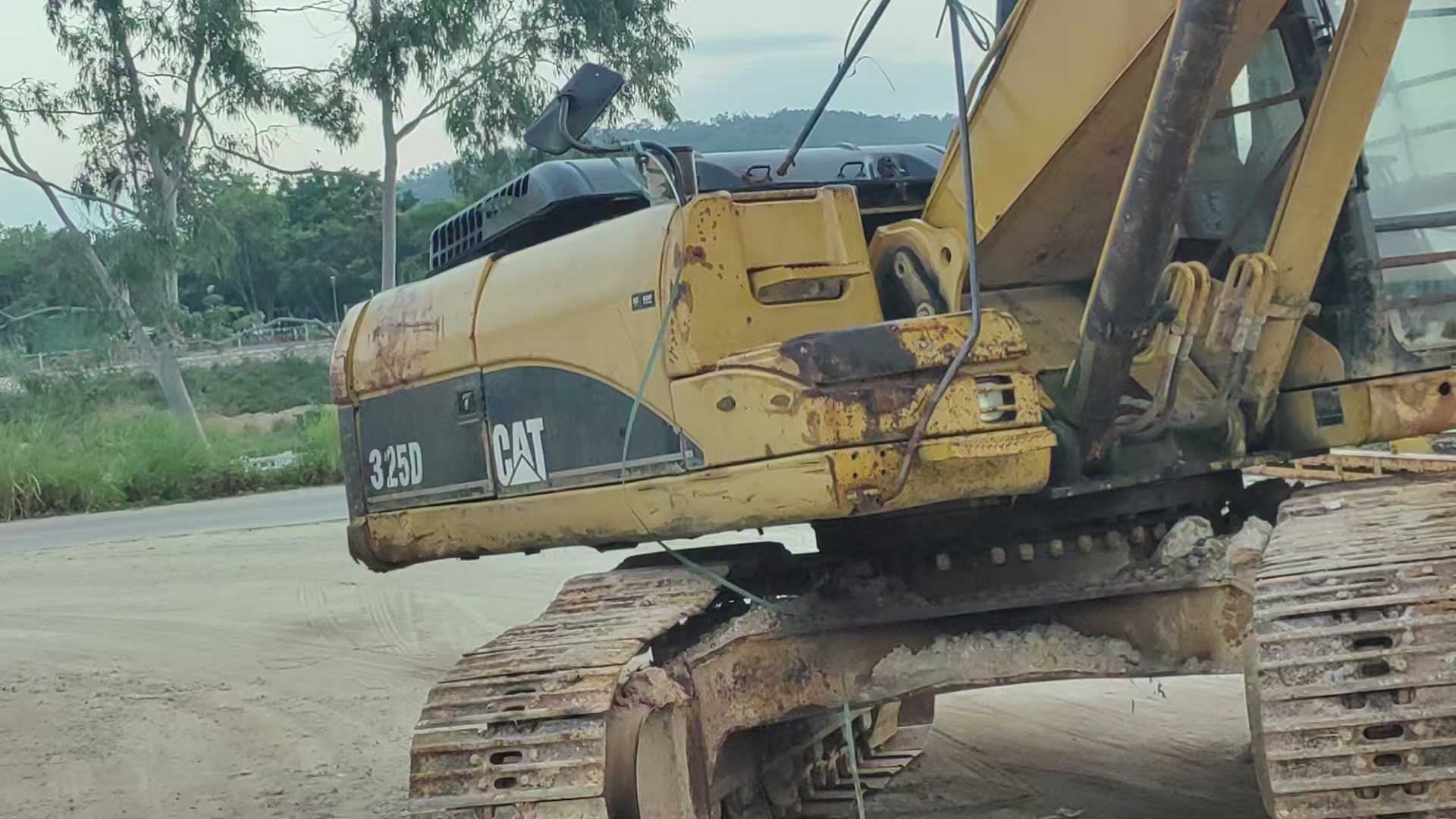 Used Caterpillar 325D Excavator 2016 Model / 3