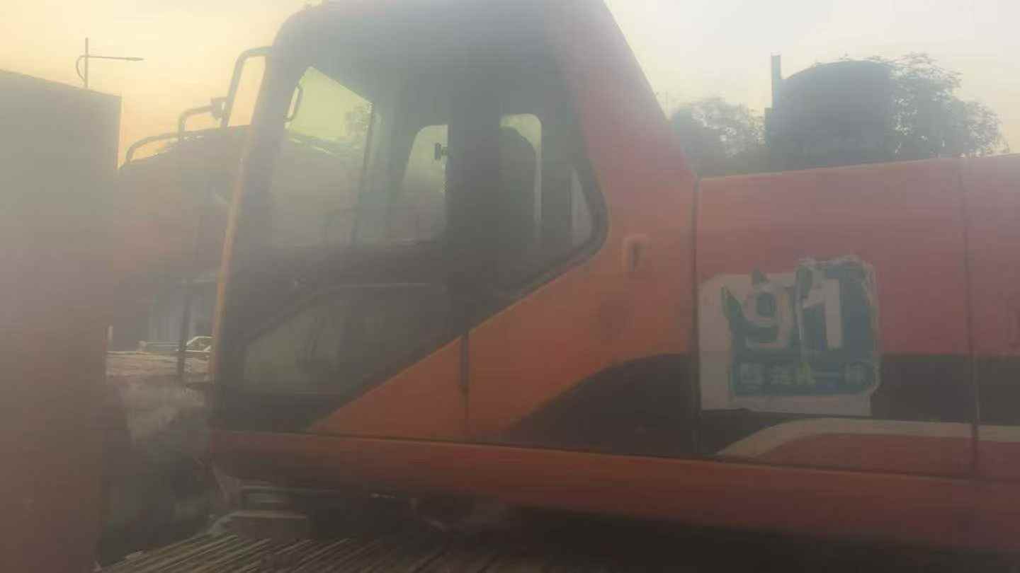 Used Doosan DX15 Excavator 2016 Model / 3