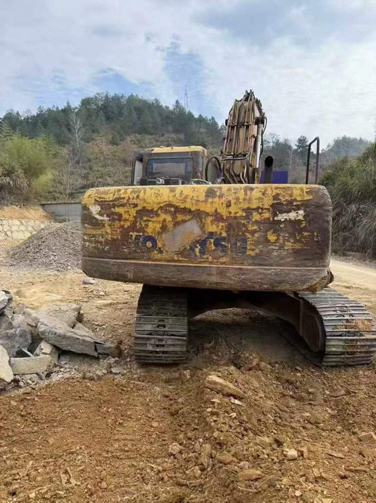 Used Komatsu PW200-7 Excavator 2016 Model / 3