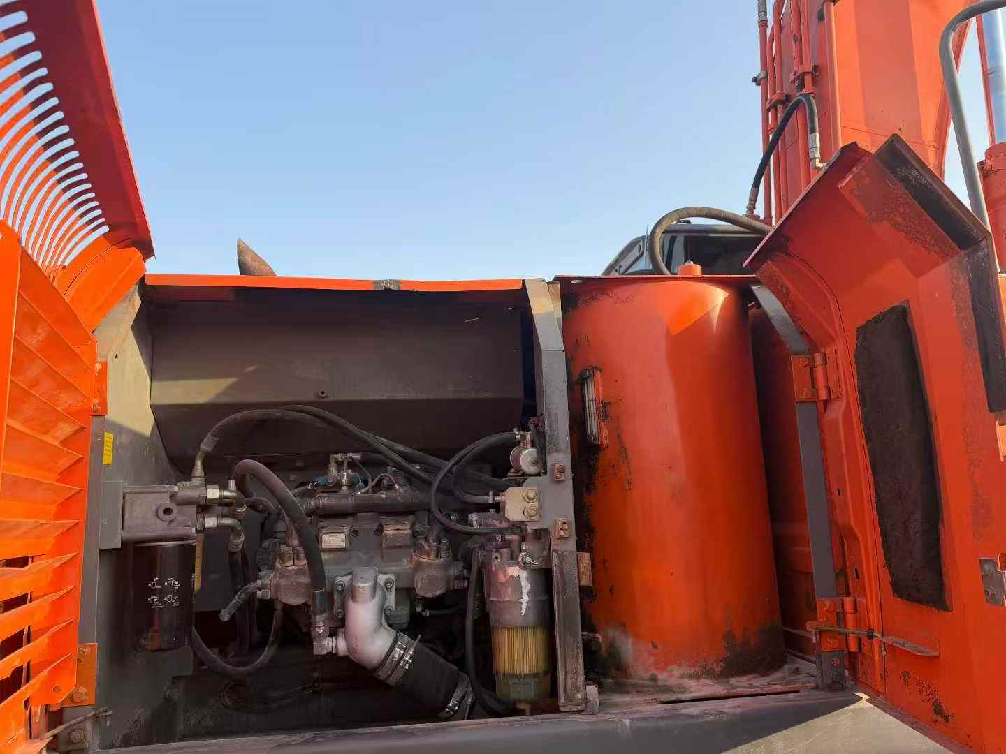 Used Hitachi ZAXIS200 Excavator 2011 Model / 8