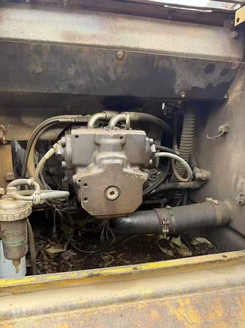 Used Komatsu PW200-7 Excavator 2016 Model / 9