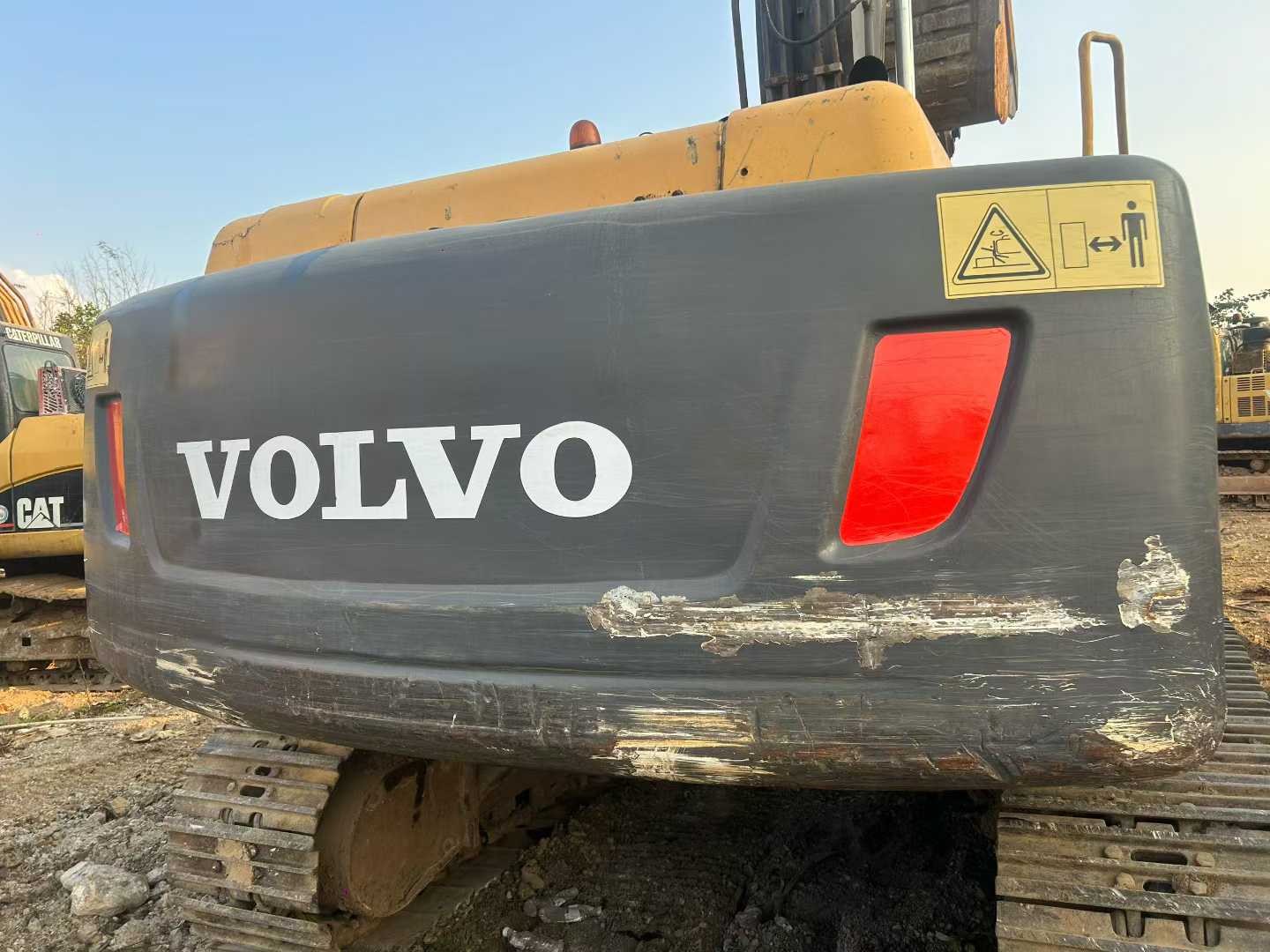 Used Volvo EW210C Excavator 2013 Model / 9