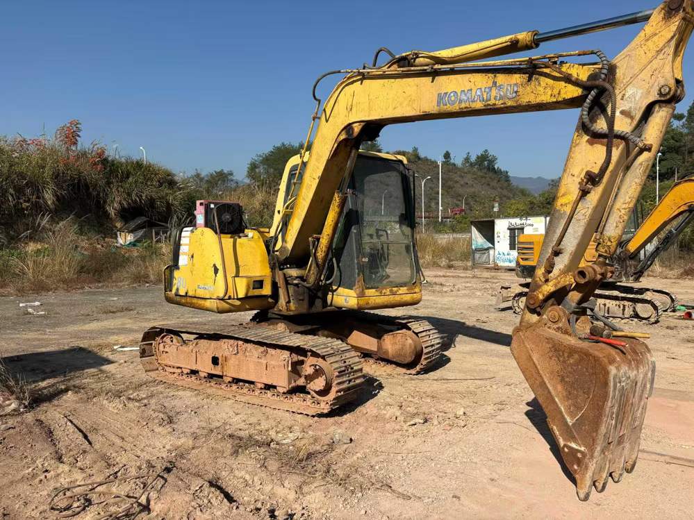 Buy Komatsu PC60 Used Excavator / 9 Used Komatsu PC60 Excavator 2016 Model / 9
