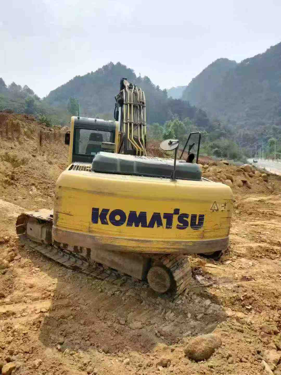 Buy Komatsu PC220 Used Excavator / 1