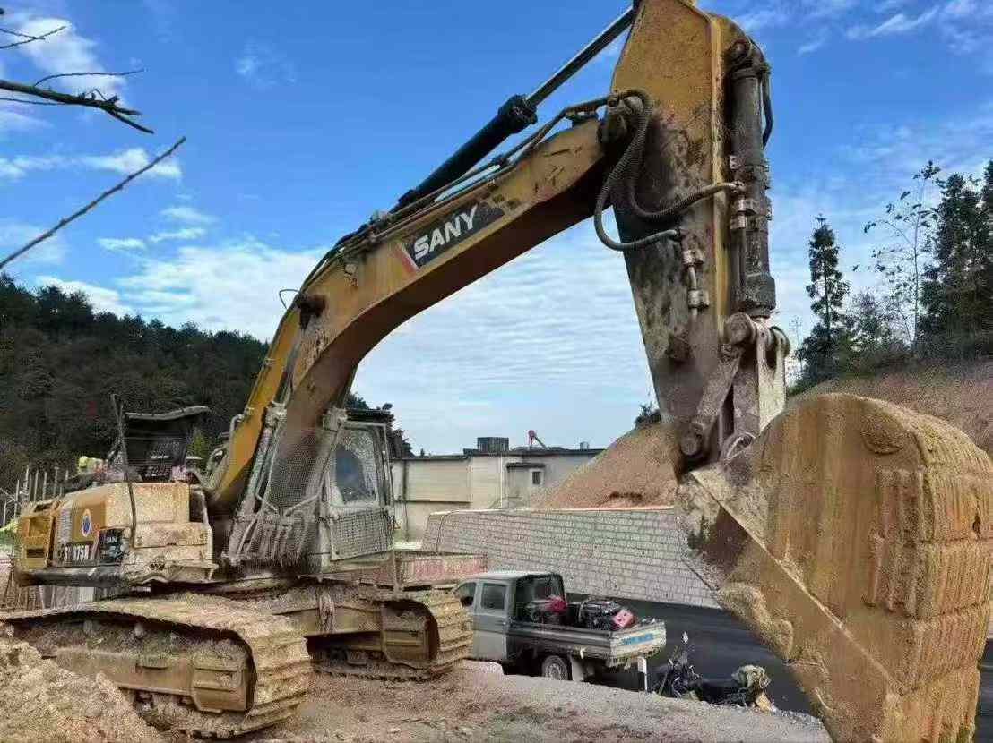 Buy Sany SY75 Used Excavator / 1