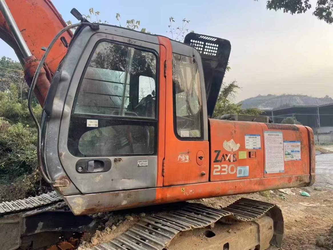 Buy Hitachi ZX230-6 Used Excavator / 1