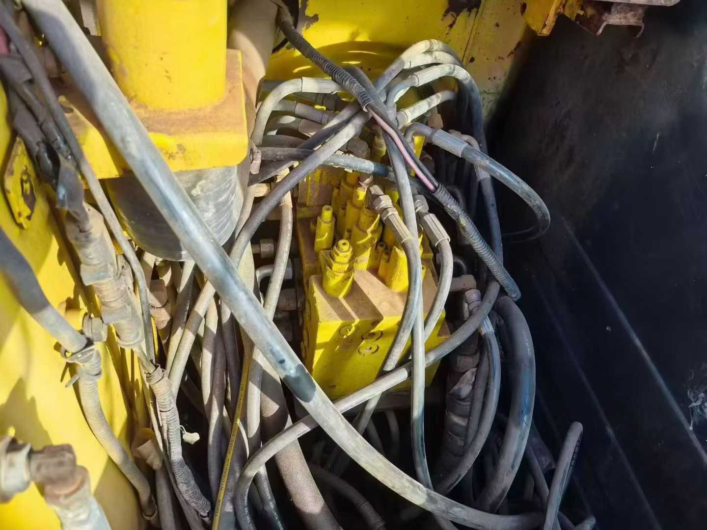 Buy Hyundai HX80 Used Excavator / 4 Used Hyundai HX80 Excavator 2016 Model / 4