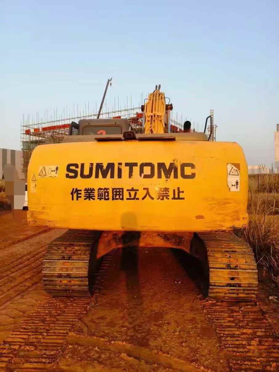 Buy Sumitomo SH200-5 Used Excavator / 1