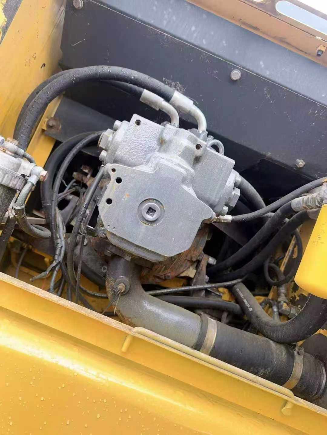 Used Komatsu PC200LC-7 Excavator 2016 Model / 7