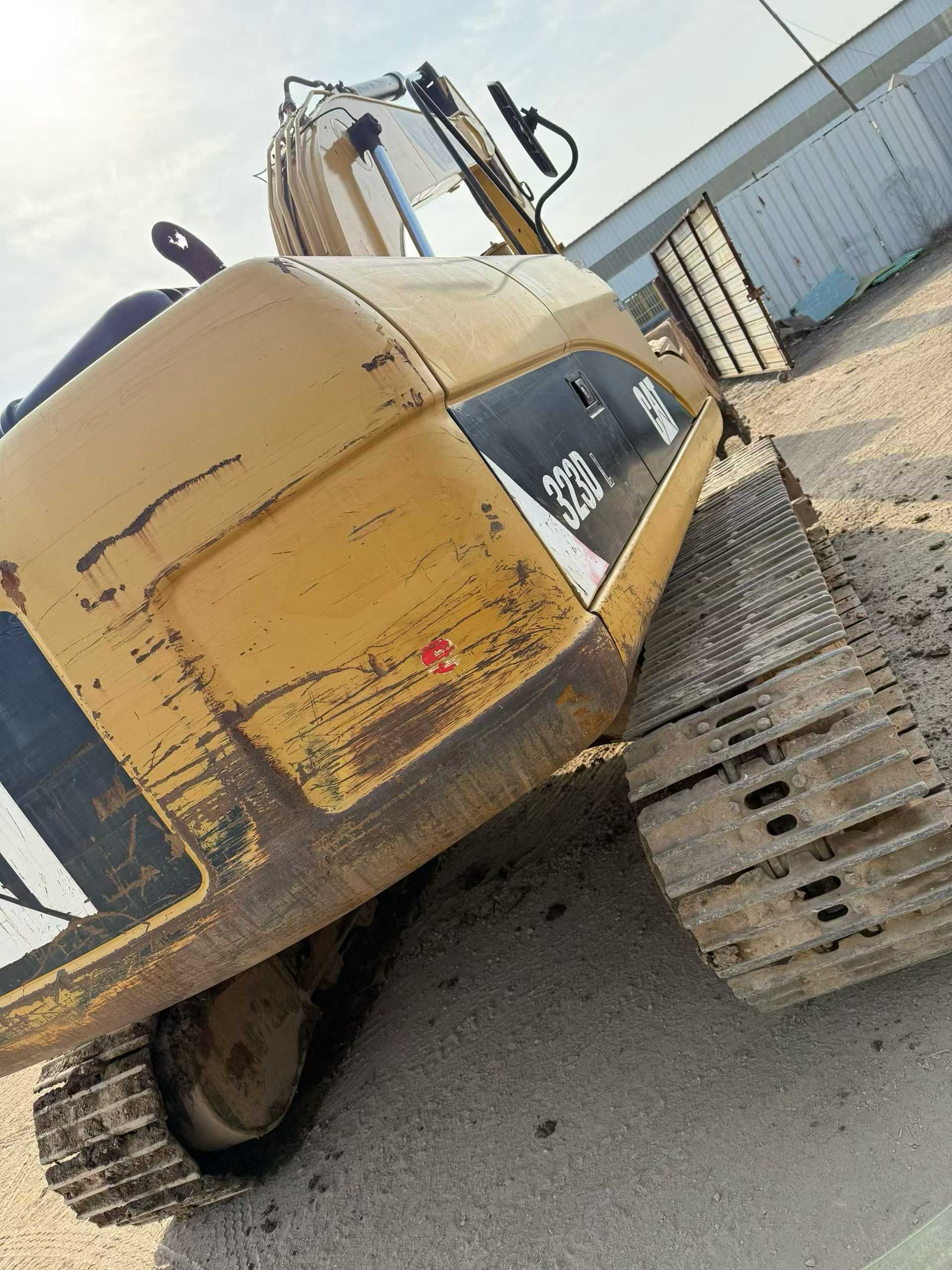 Buy Caterpillar 323DL Used Excavator / 9 Used Caterpillar 323DL Excavator 2011 Model / 9