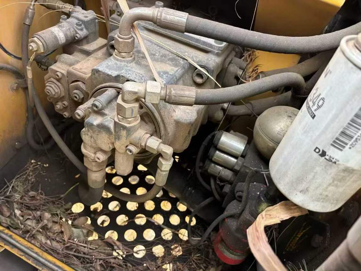 Buy XCMG XE150 Used Excavator / 6 Used XCMG XE150 Excavator 2015 Model / 6