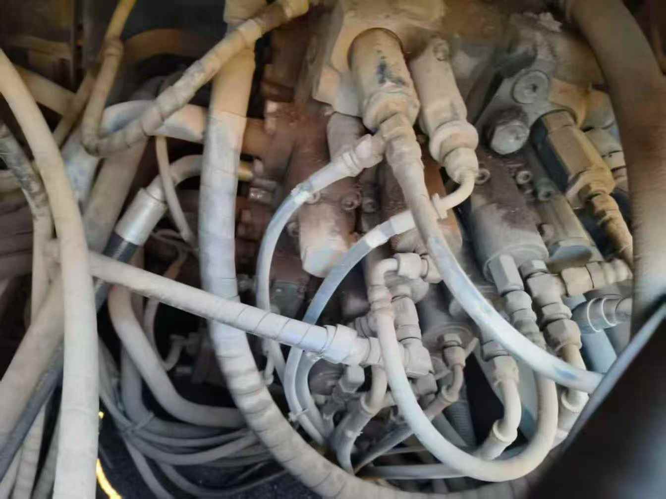 Buy Sumitomo SH200-5 Used Excavator / 9 Used Sumitomo SH200-5 Excavator 2016 Model / 9