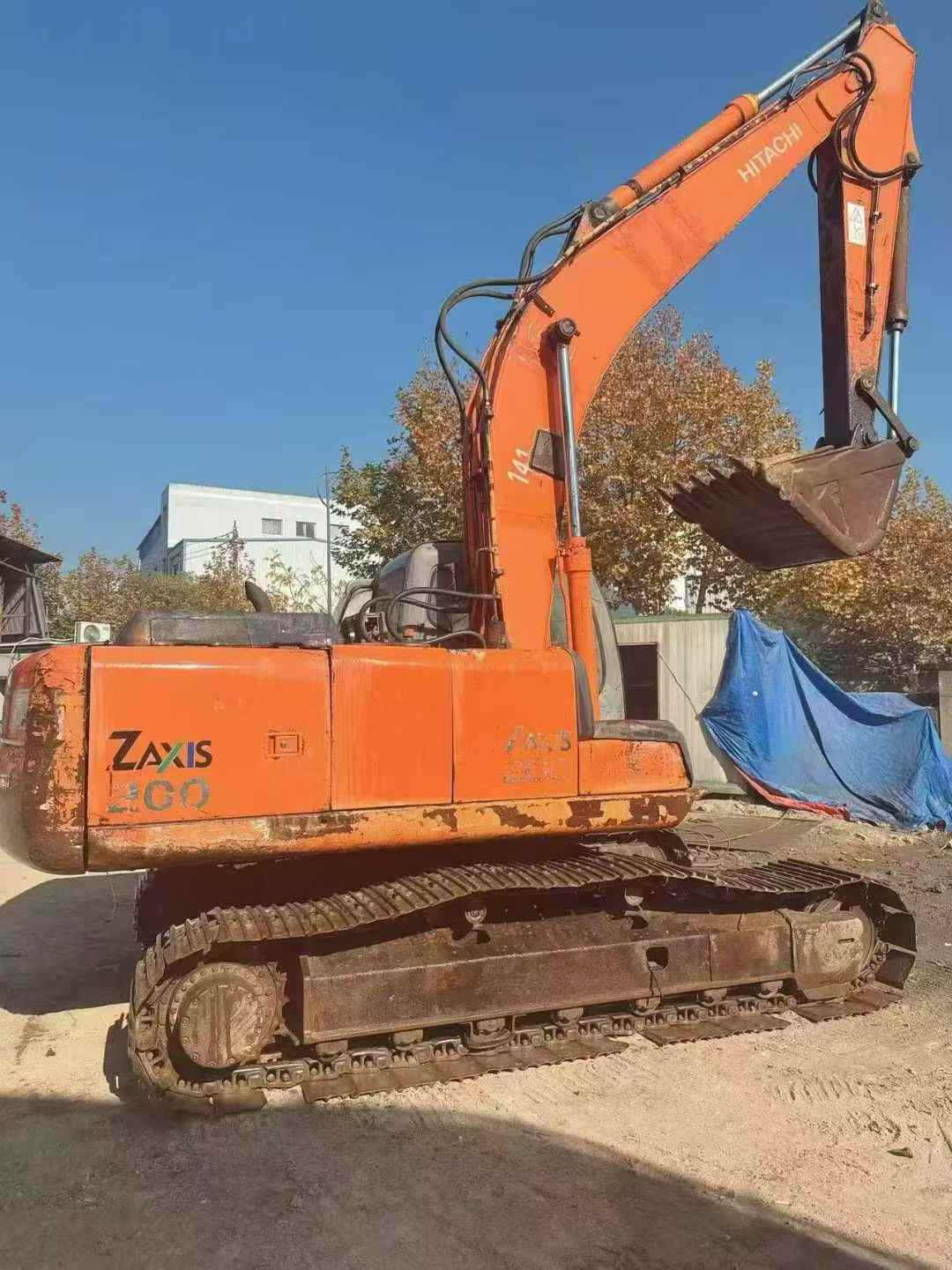 Buy Hitachi ZAXIS200 Used Excavator / 1