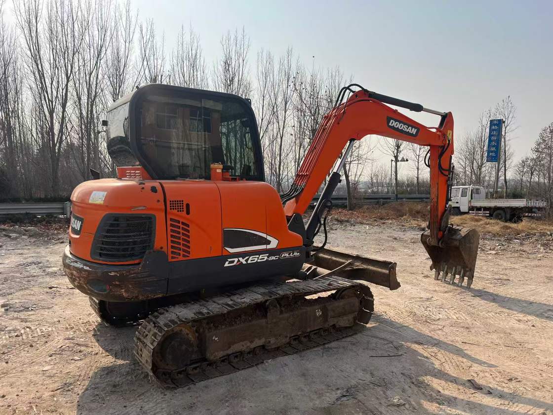 Buy Doosan DX60 Used Excavator / 4 Used Doosan DX60 Excavator 2019 Model / 4