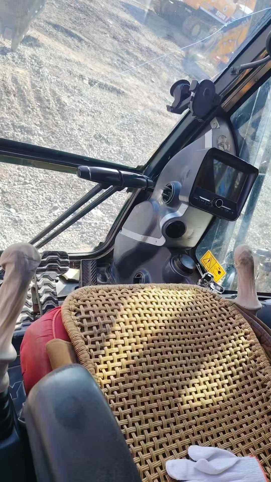 Buy Hyundai 350LC-9V Used Excavator / 7 Used Hyundai 350LC-9V Excavator 2018 Model / 7