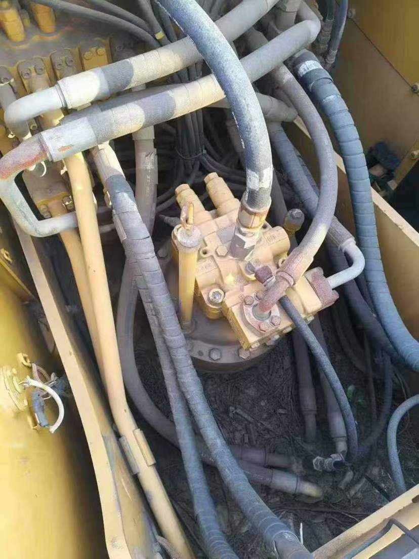 Buy Caterpillar 320D Used Excavator / 1