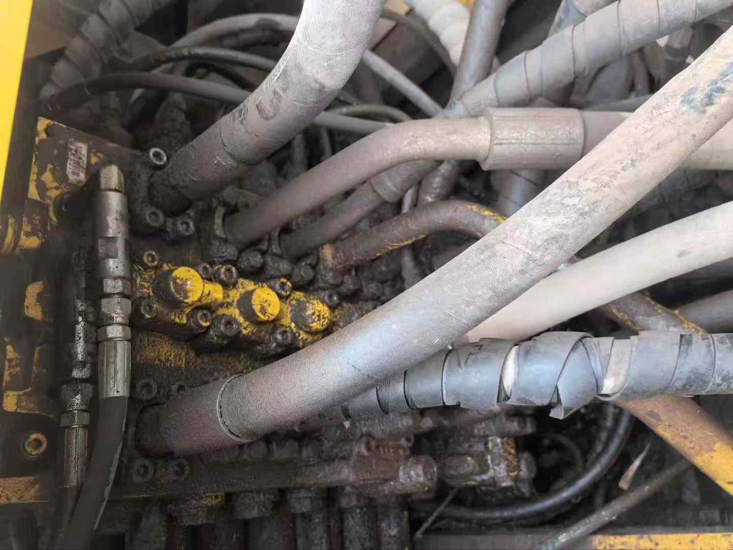 Buy Komatsu PC220-8M0 Used Excavator / 2 Used Komatsu PC220-8M0 Excavator 2020 Model / 2