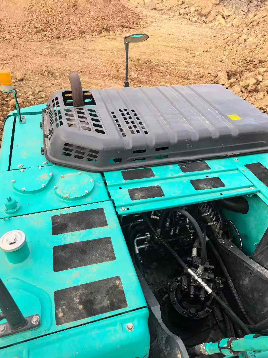 Buy Kobelco SK200 Used Excavator / 4 Used Kobelco SK200 Excavator 2016 Model / 4