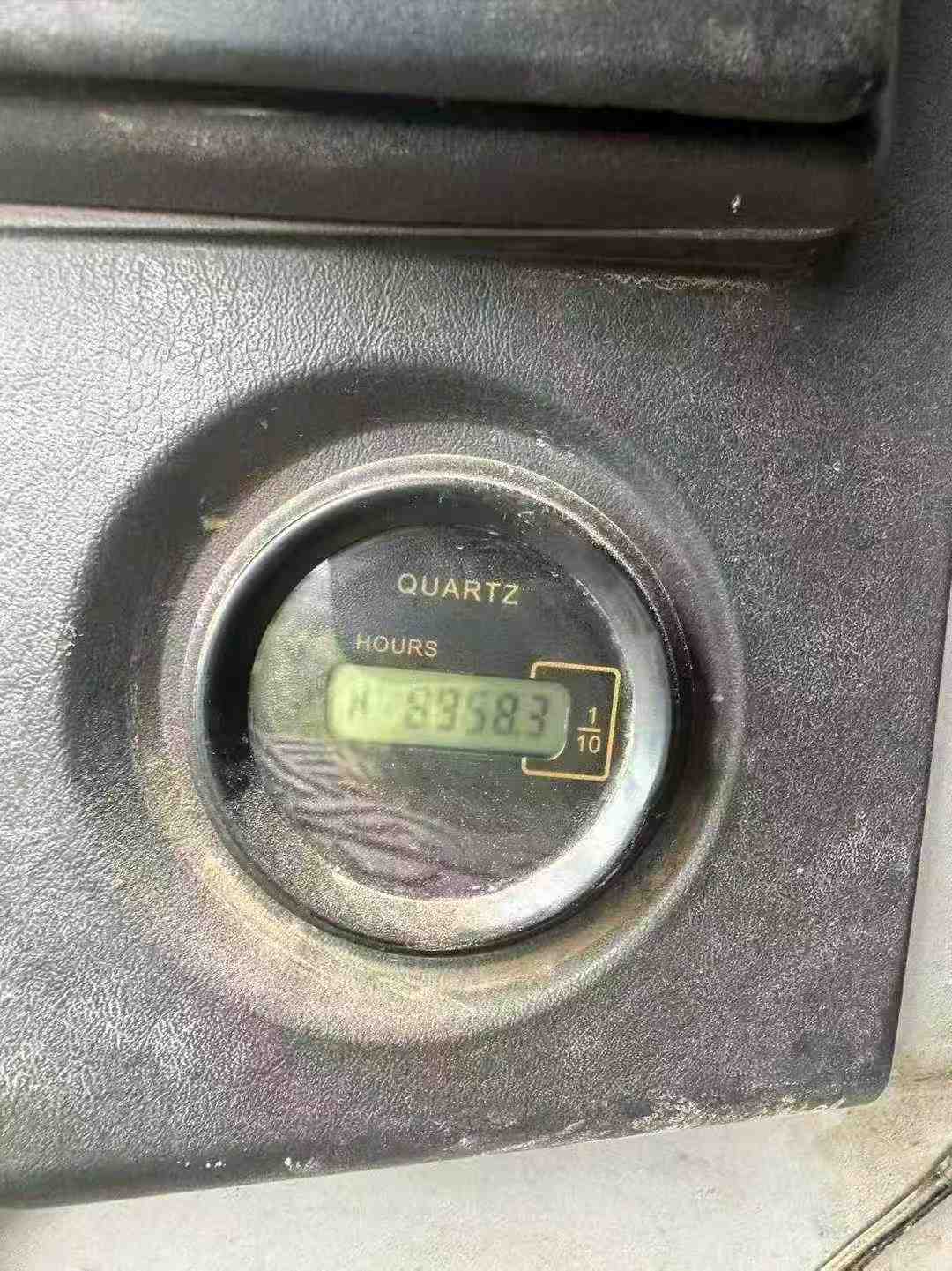 Buy Hyundai R215VS Used Excavator / 1