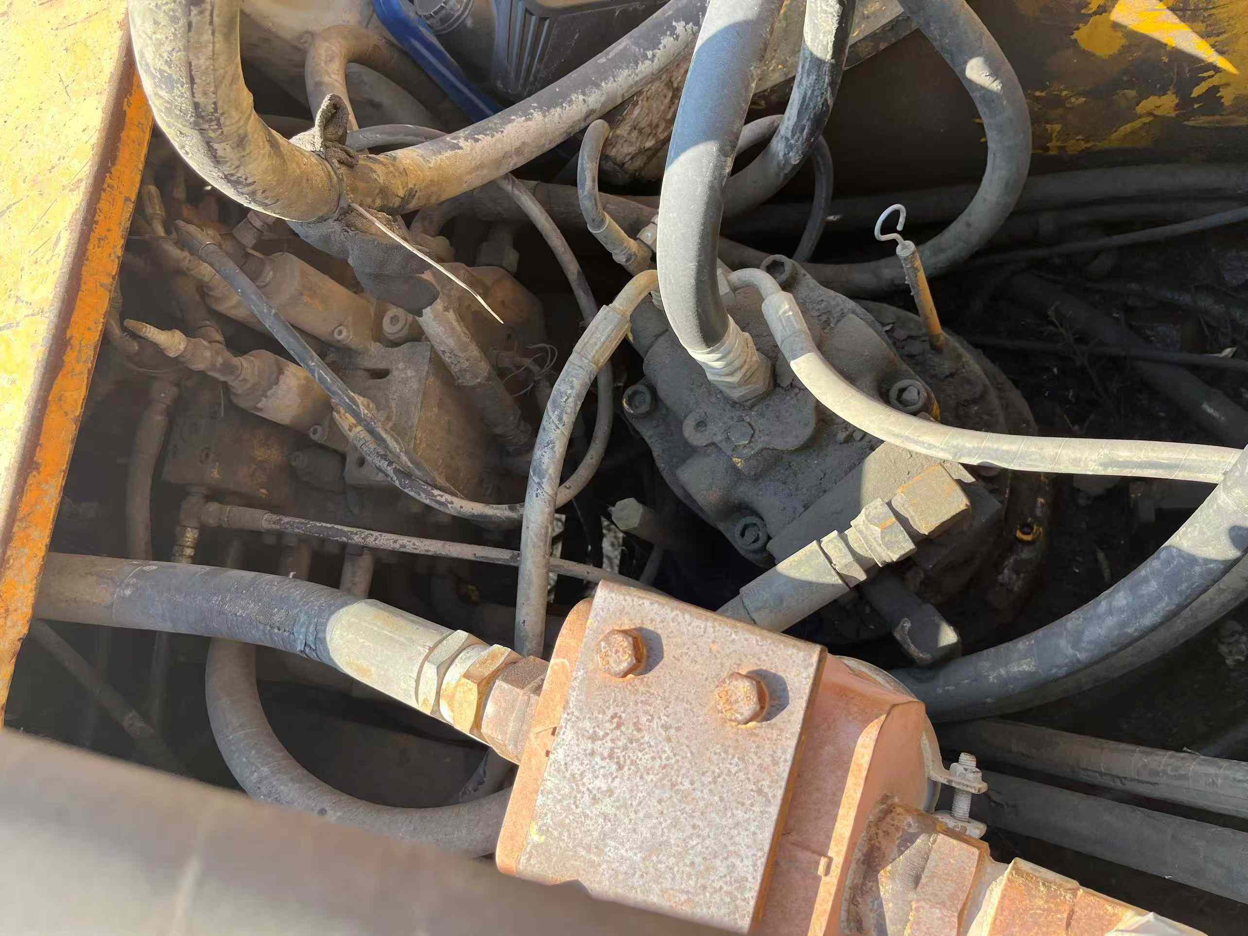 Buy Hyundai R305LC-7 Used Excavator / 3 Used Hyundai R305LC-7 Excavator 2016 Model / 3