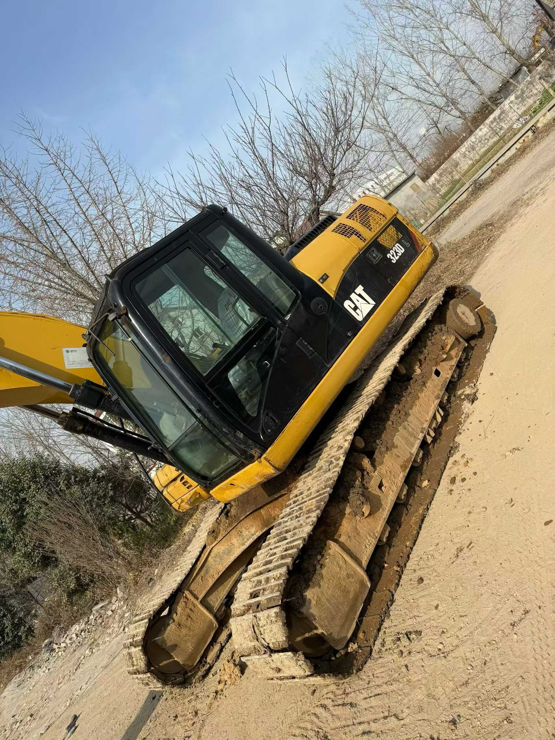 Buy Caterpillar 323DL Used Excavator / 2 Used Caterpillar 323DL Excavator 2011 Model / 2
