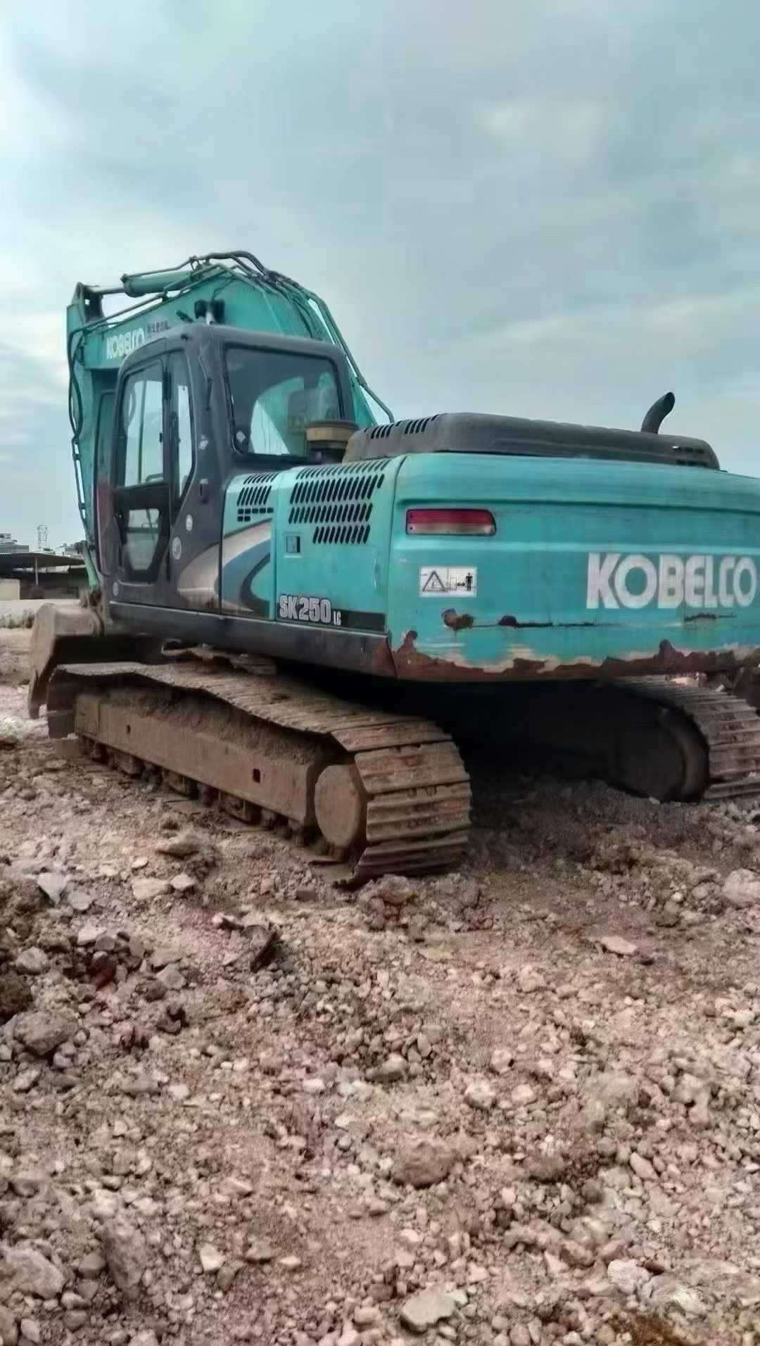 Buy Kobelco SK210 Used Excavator / 1