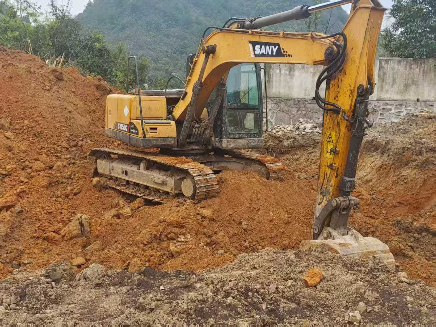 Buy Sany SY135 Used Excavator / 1