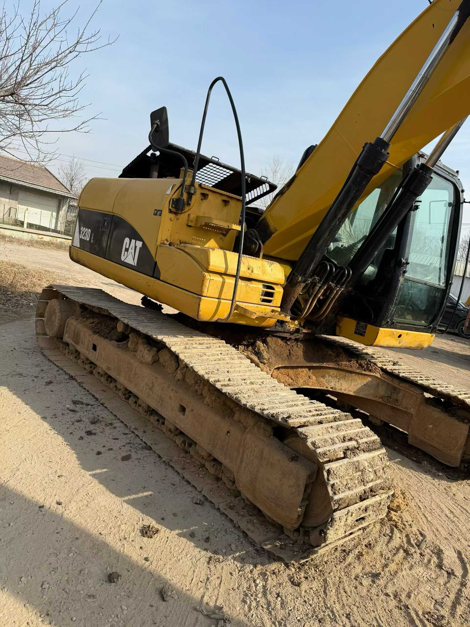 Buy Caterpillar 323DL Used Excavator / 8 Used Caterpillar 323DL Excavator 2011 Model / 8