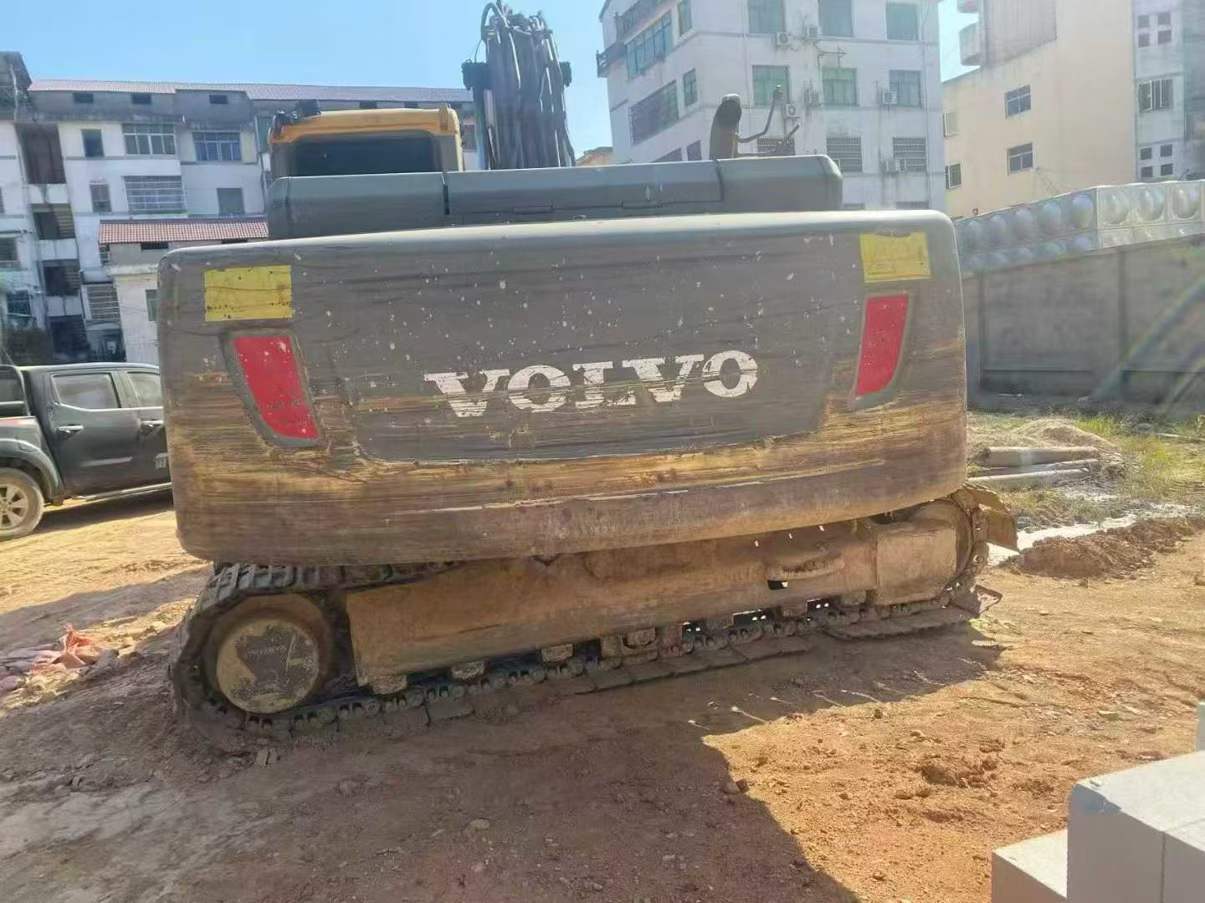 Buy Volvo EC200 Used Excavator / 1