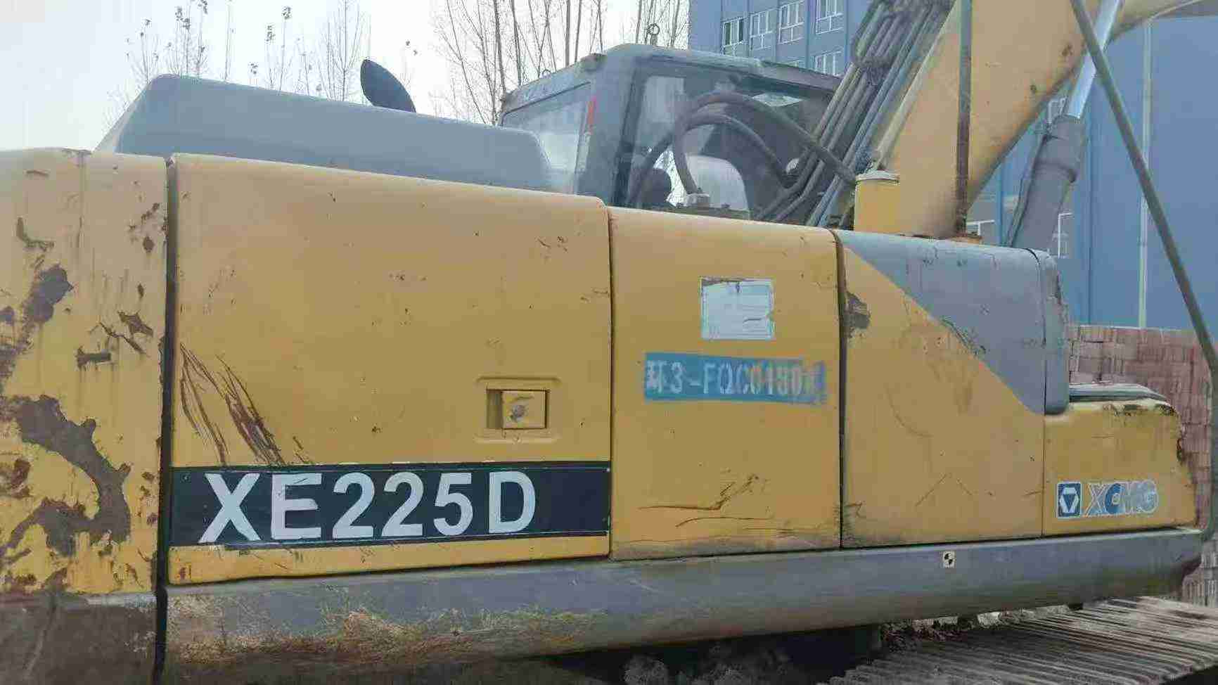 Buy XCMG XE215 Used Excavator / 1