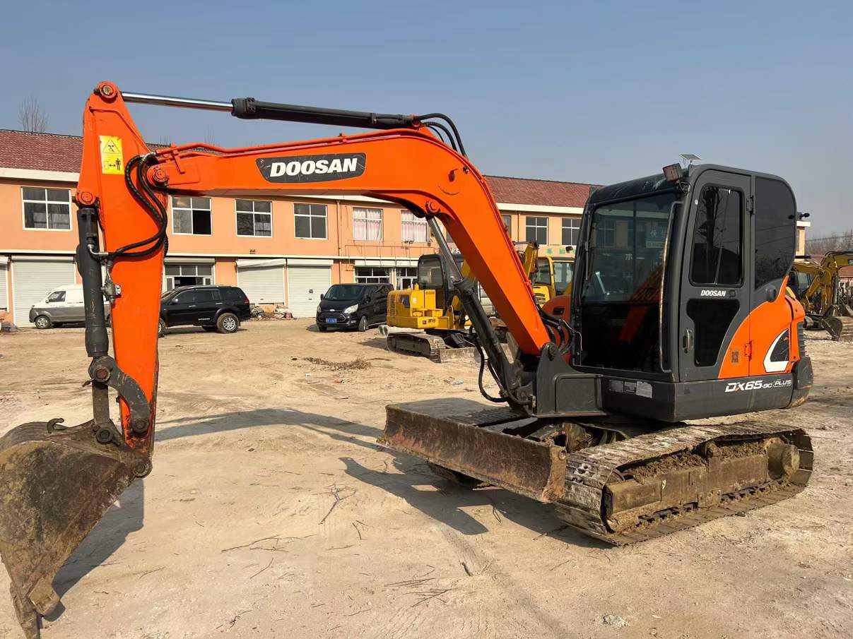 Buy Doosan DX60 Used Excavator / 2 Used Doosan DX60 Excavator 2019 Model / 2